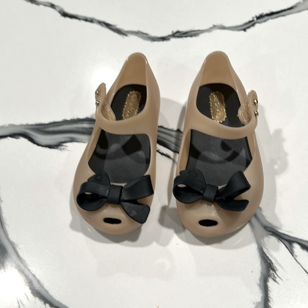 Size 7 mini Melissa